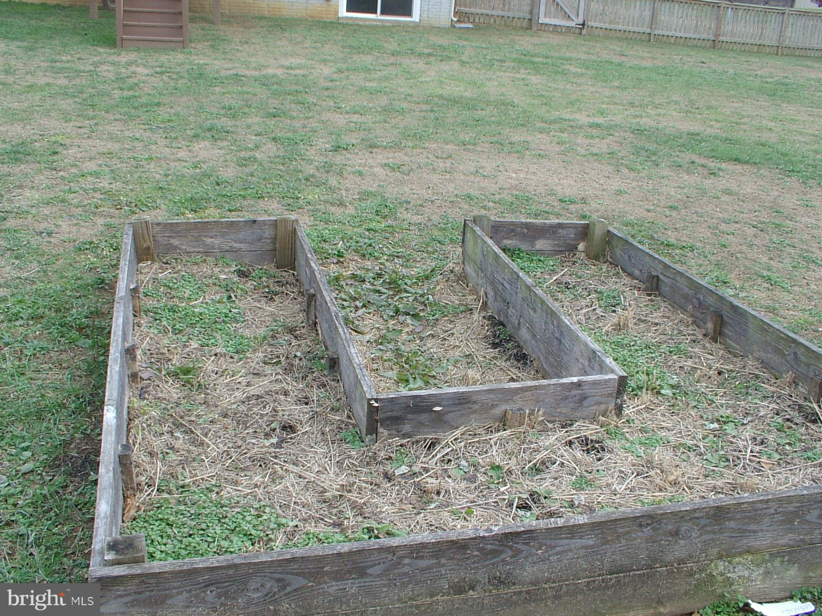 APPLE KNOLLS ESTATES - Residential