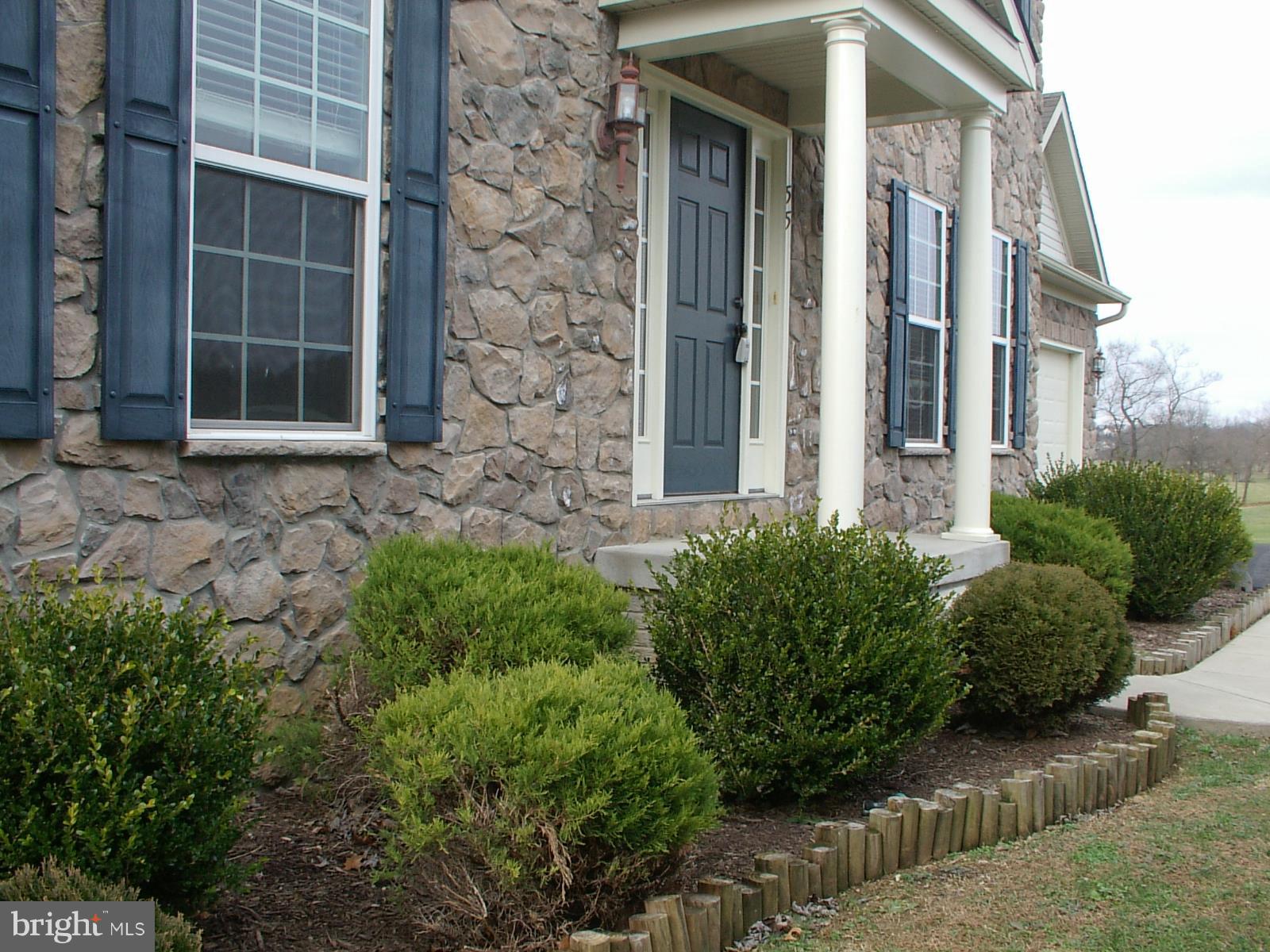 APPLE KNOLLS ESTATES - Residential