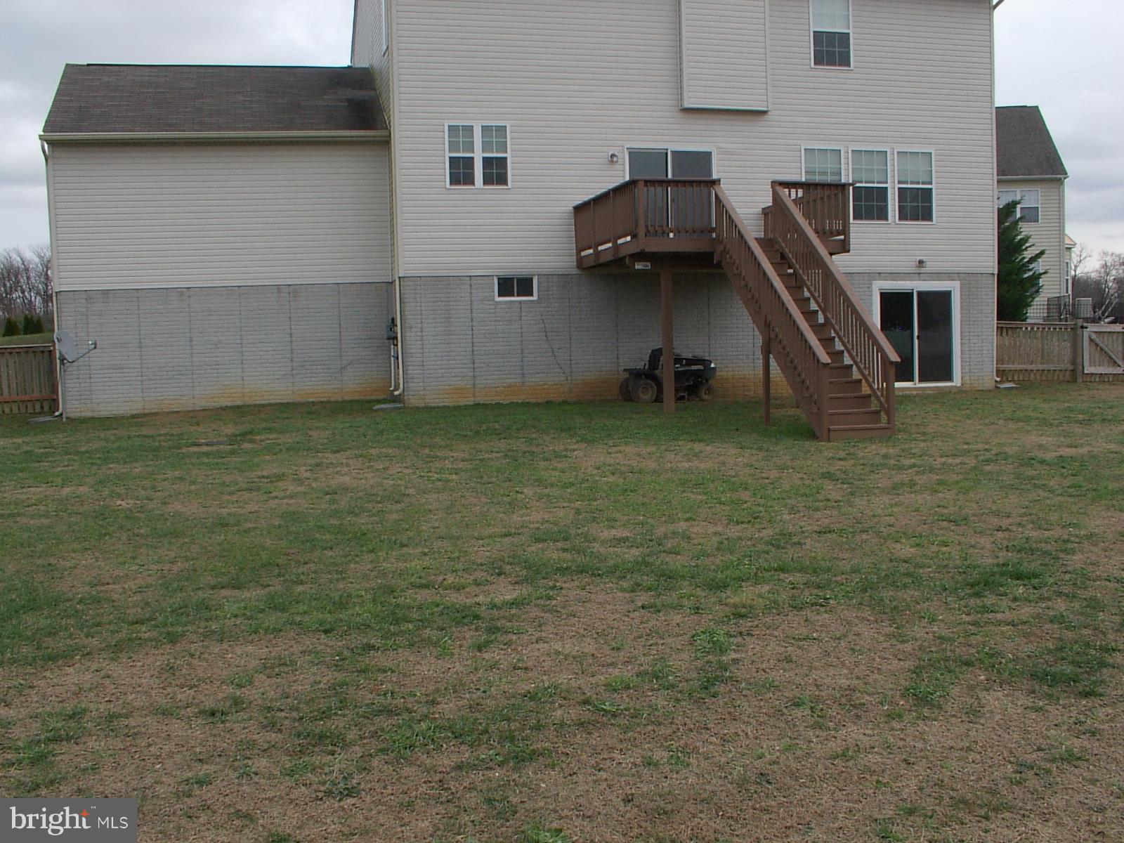 APPLE KNOLLS ESTATES - Residential