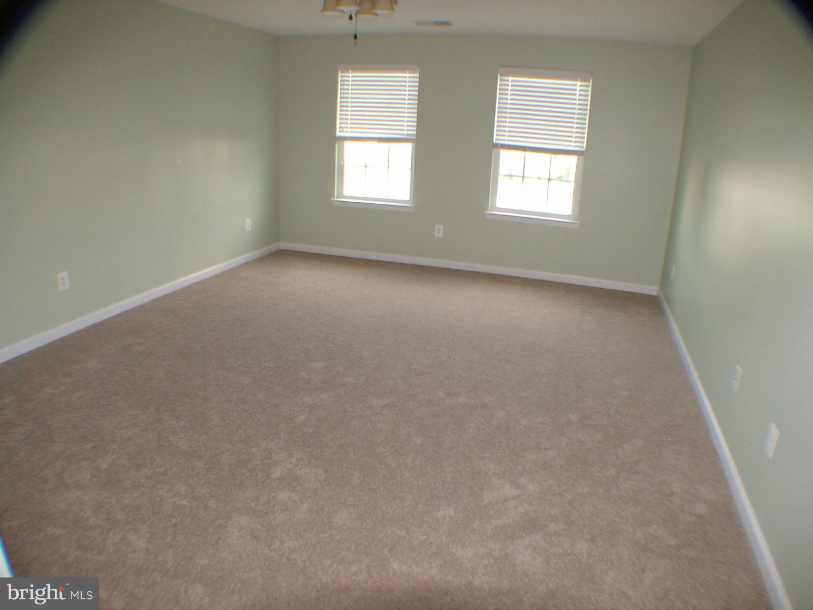 APPLE KNOLLS ESTATES - Residential