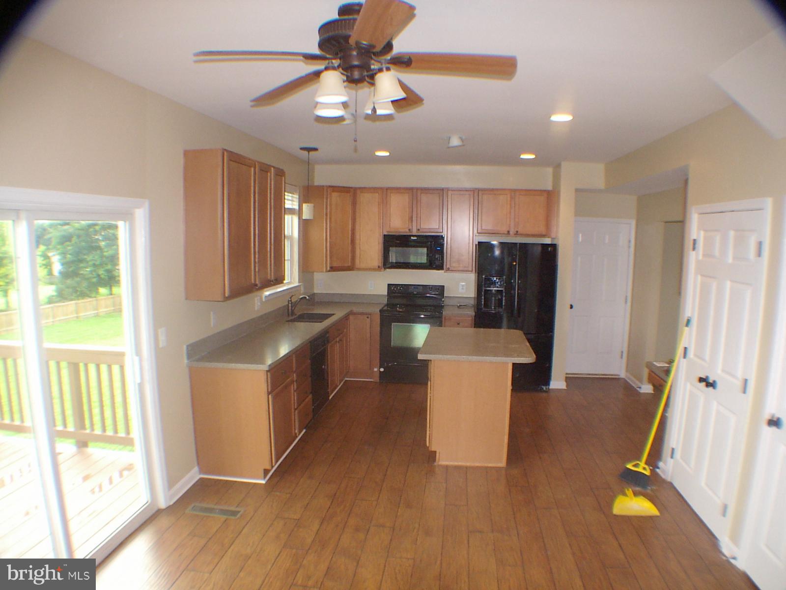 APPLE KNOLLS ESTATES - Residential