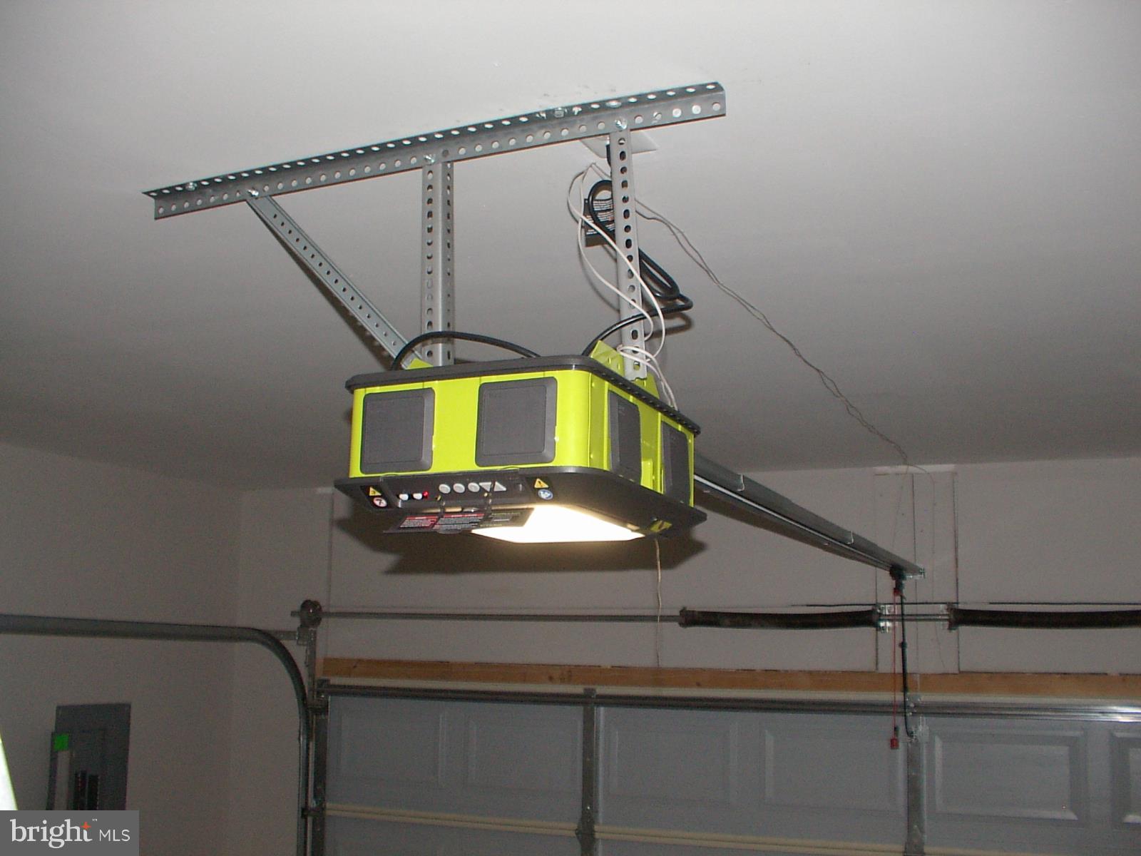 APPLE KNOLLS ESTATES - Residential