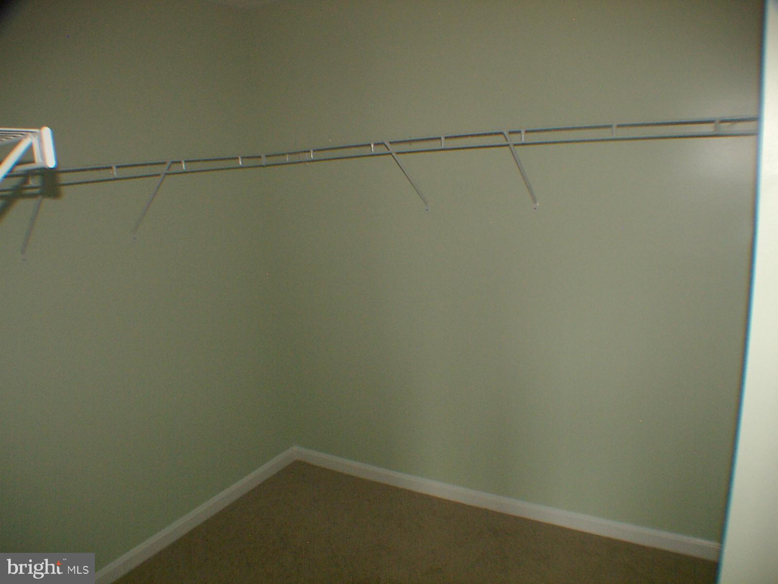 APPLE KNOLLS ESTATES - Residential