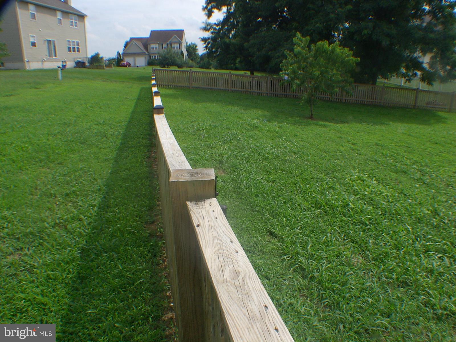 APPLE KNOLLS ESTATES - Residential