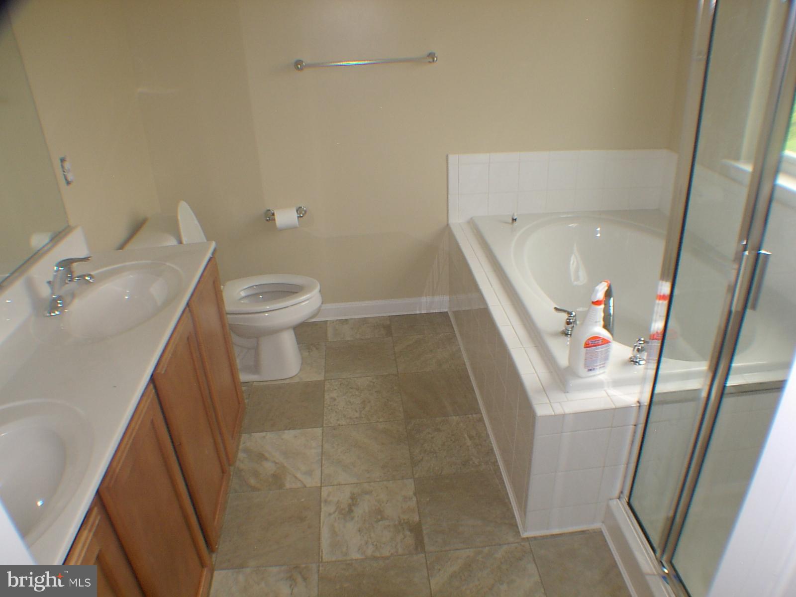 APPLE KNOLLS ESTATES - Residential