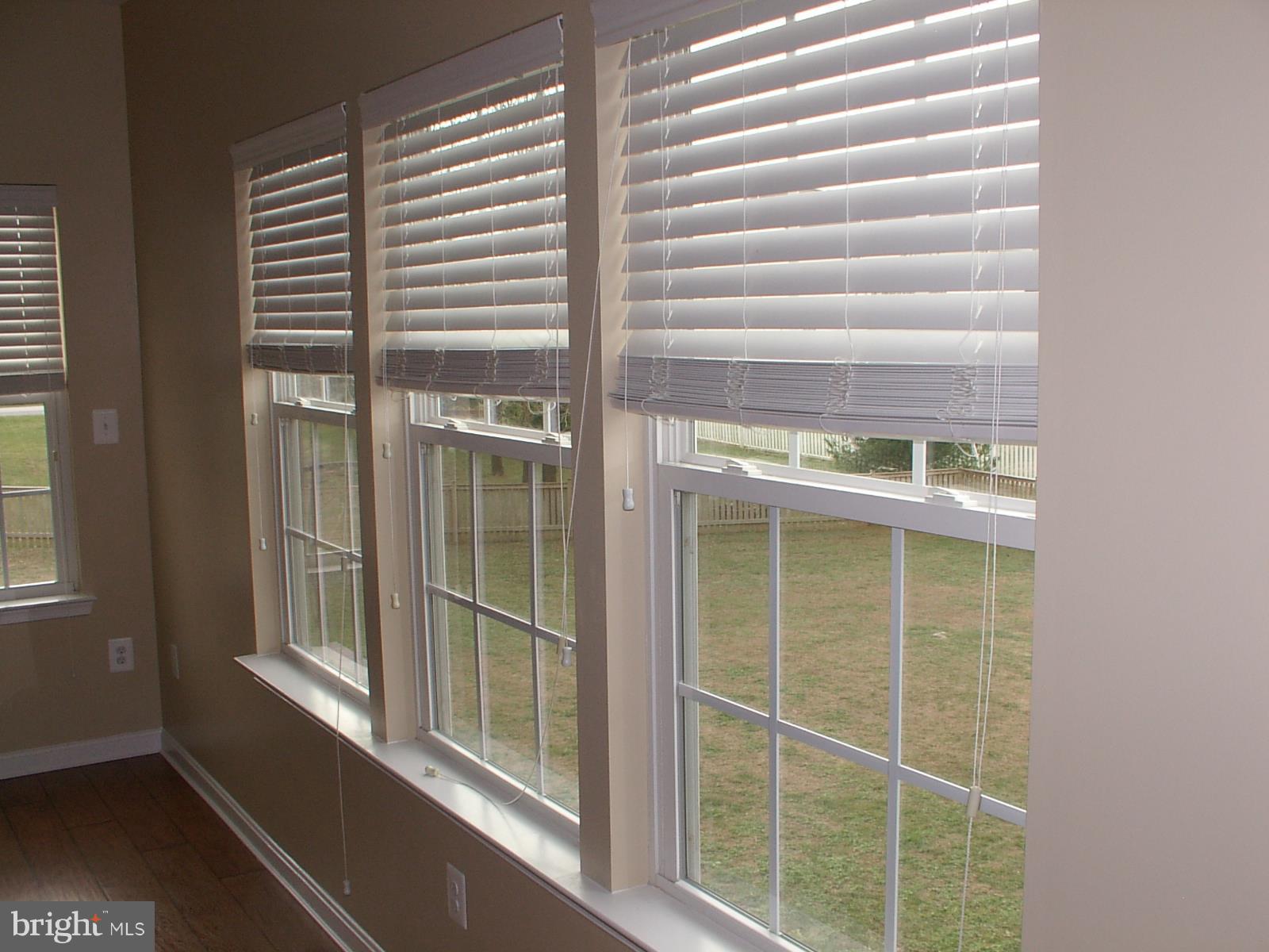 APPLE KNOLLS ESTATES - Residential