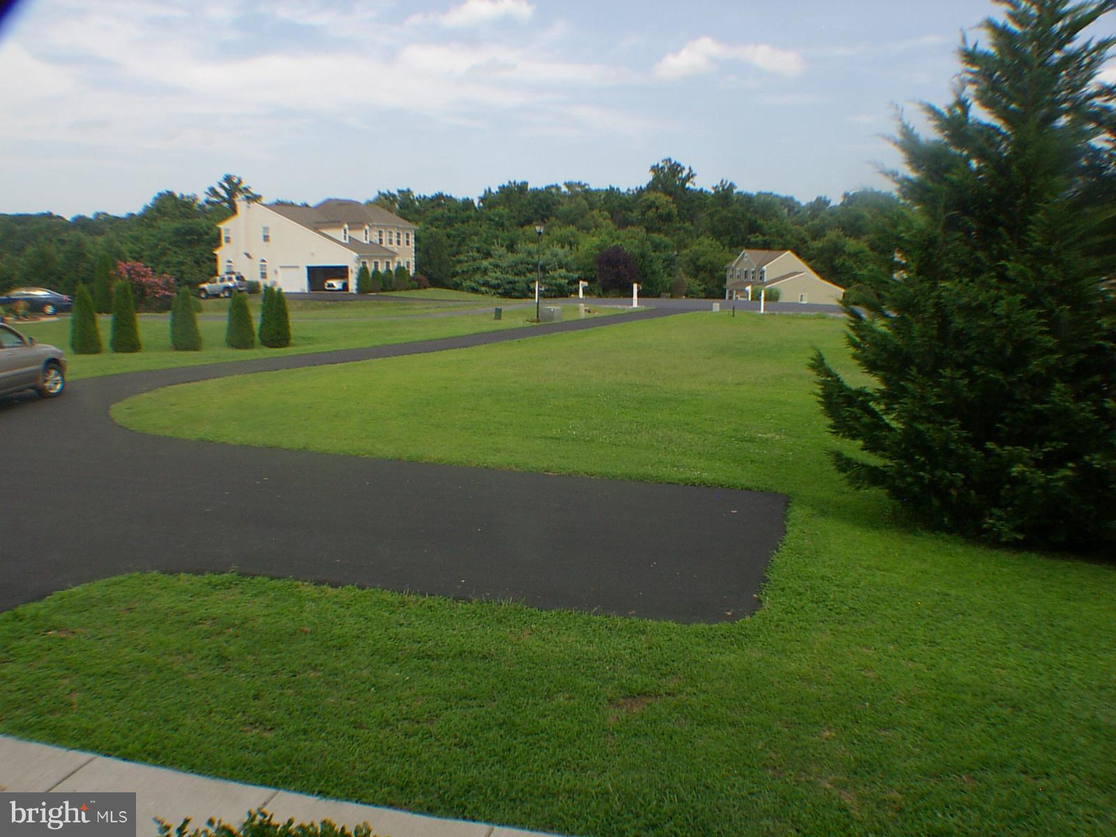 APPLE KNOLLS ESTATES - Residential