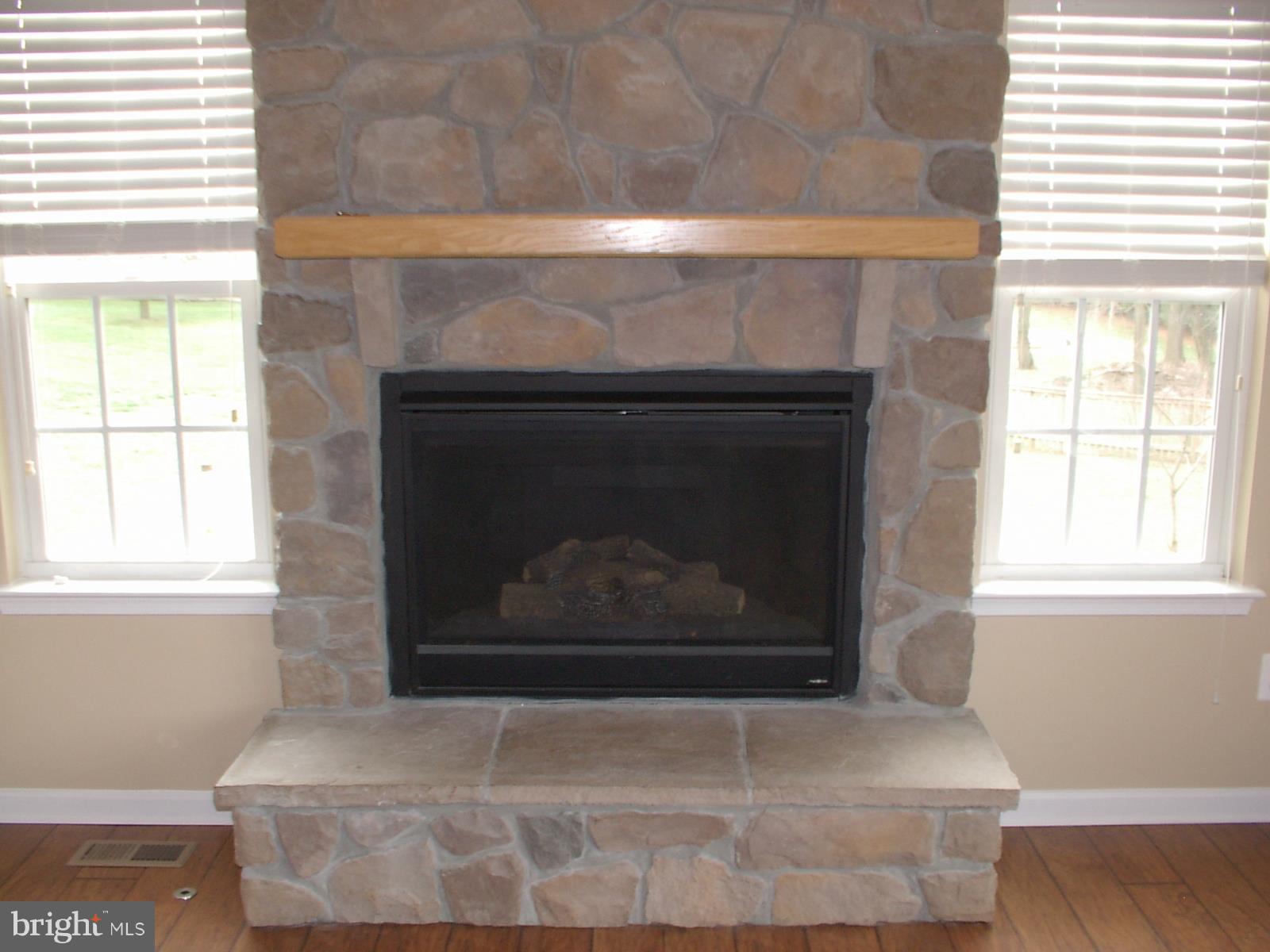 APPLE KNOLLS ESTATES - Residential