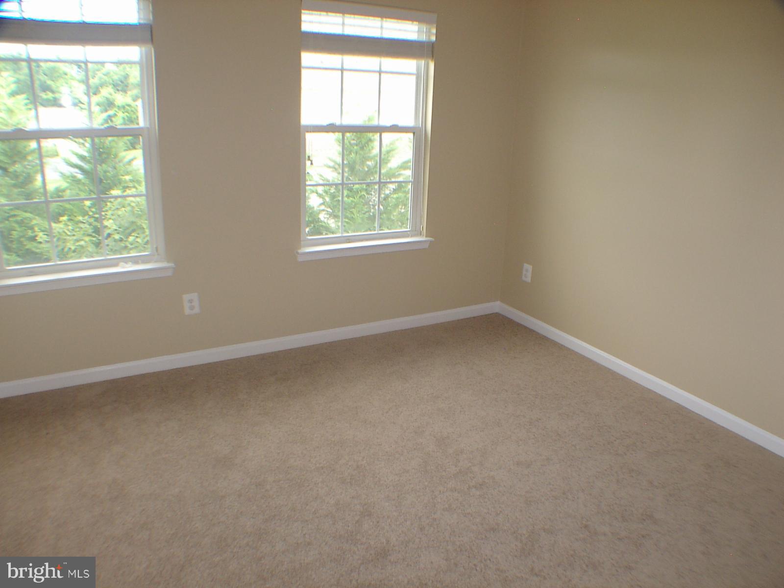 APPLE KNOLLS ESTATES - Residential