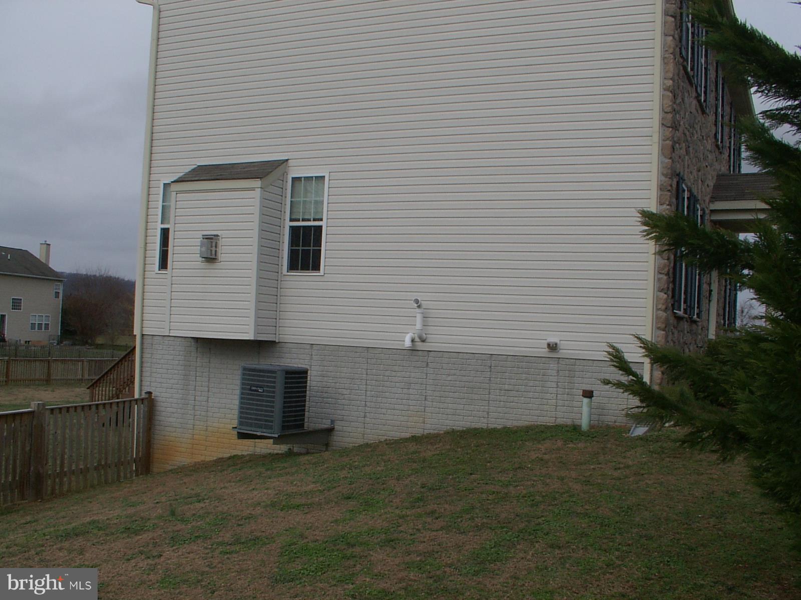 APPLE KNOLLS ESTATES - Residential