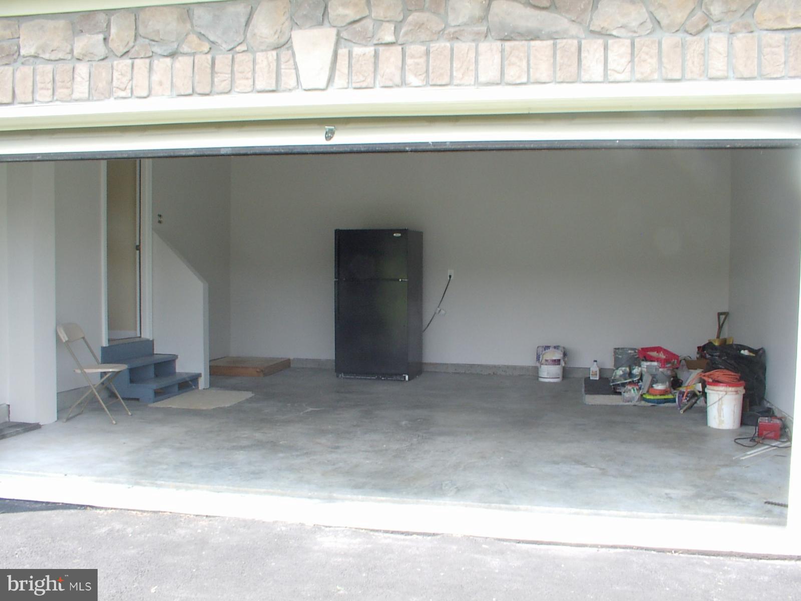 APPLE KNOLLS ESTATES - Residential