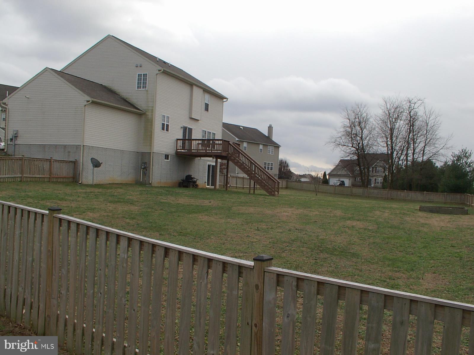 APPLE KNOLLS ESTATES - Residential