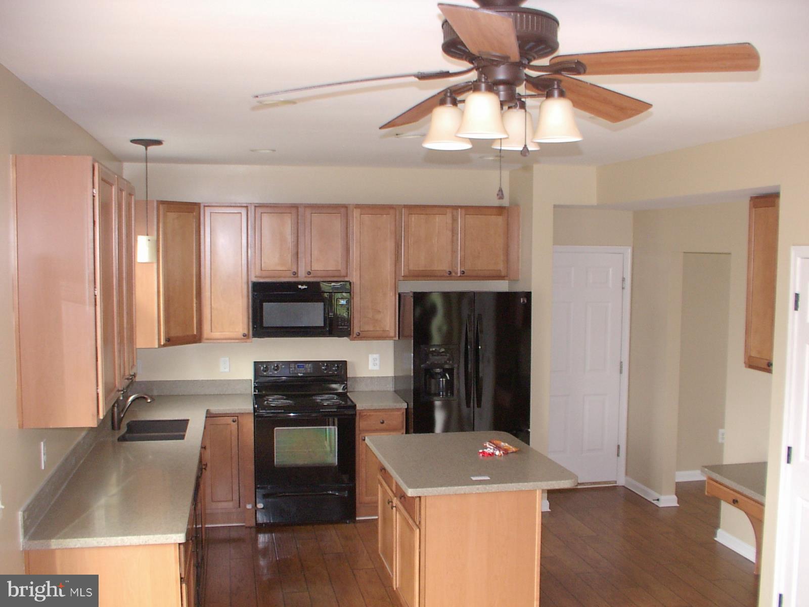 APPLE KNOLLS ESTATES - Residential