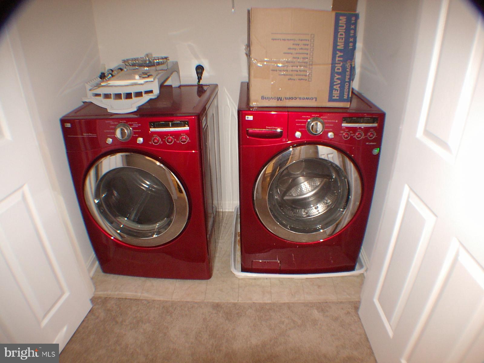 APPLE KNOLLS ESTATES - Residential