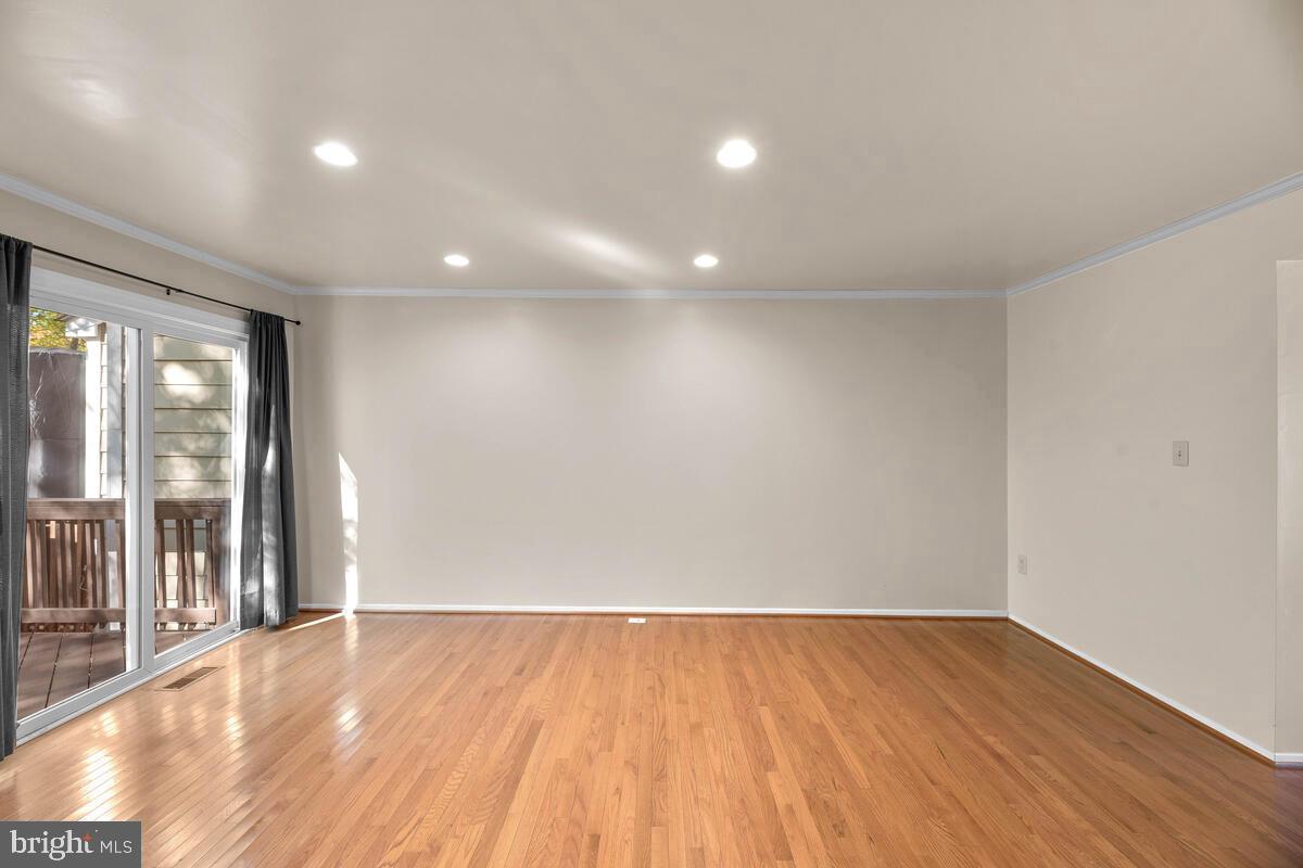 WOODLAND VILLAGE - Residential Lease