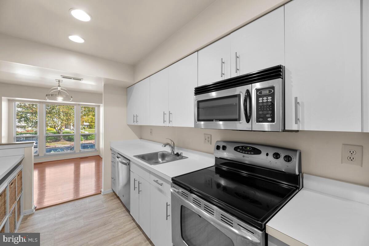 WOODLAND VILLAGE - Residential Lease