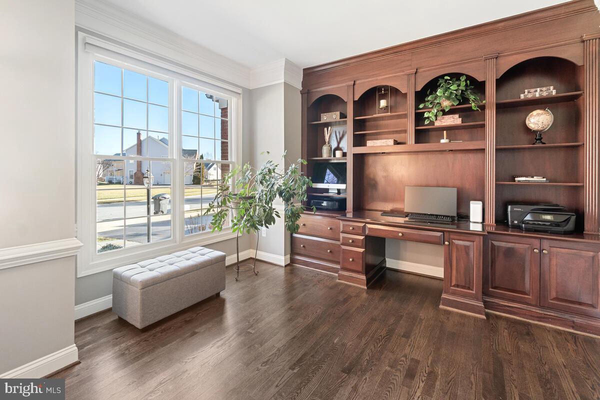 WINDSOR KNOLLS - Residential