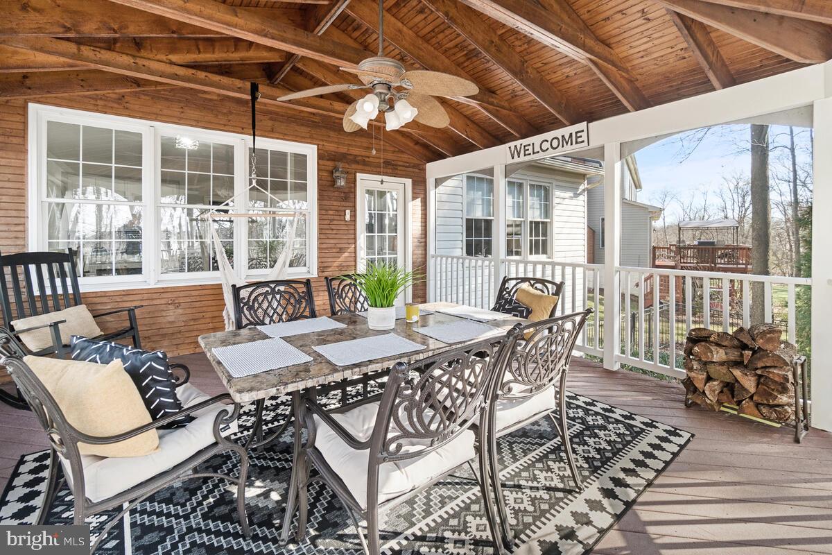 WINDSOR KNOLLS - Residential