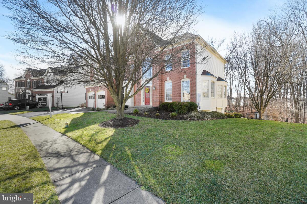 WINDSOR KNOLLS - Residential