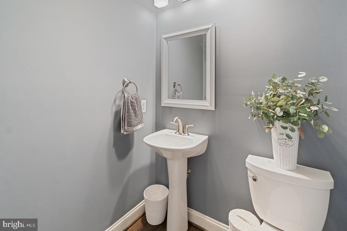 WINDSOR KNOLLS - Residential