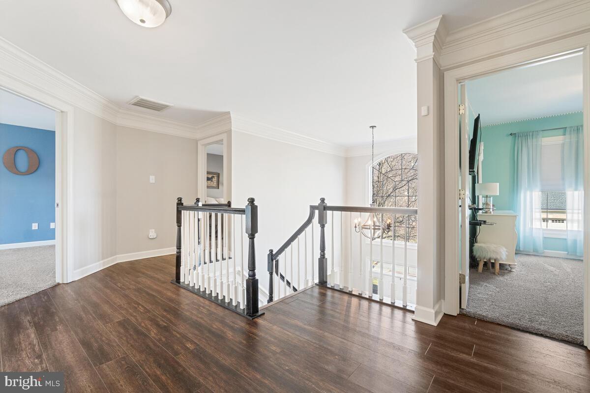 WINDSOR KNOLLS - Residential