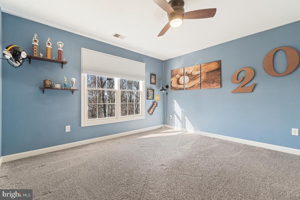 WINDSOR KNOLLS - Residential