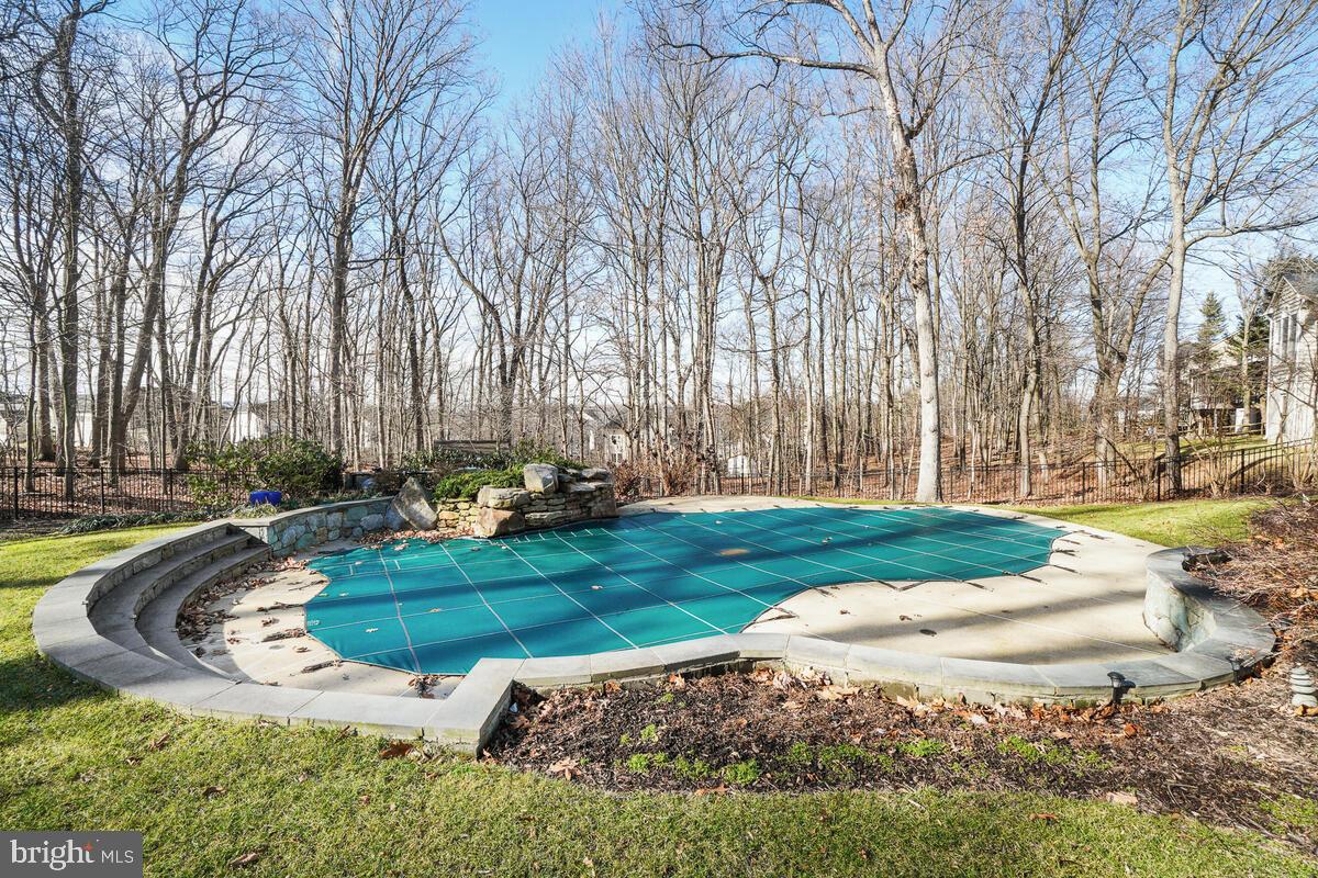 WINDSOR KNOLLS - Residential