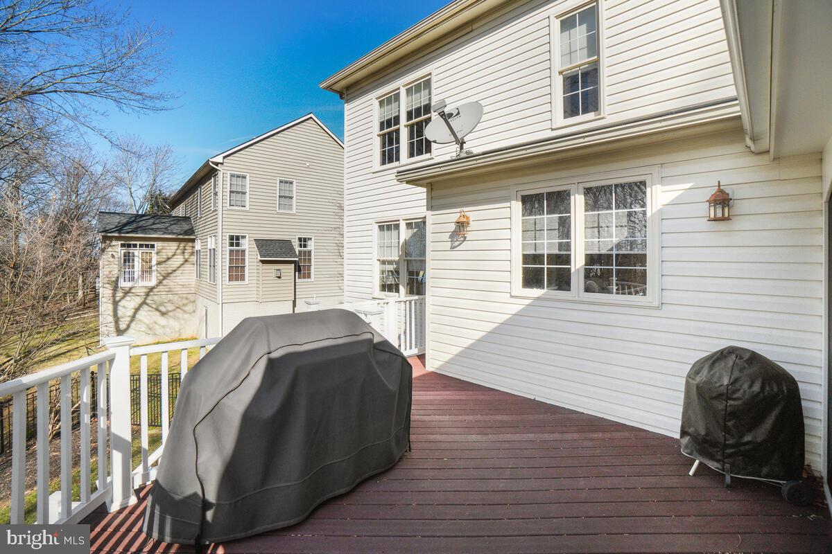 WINDSOR KNOLLS - Residential