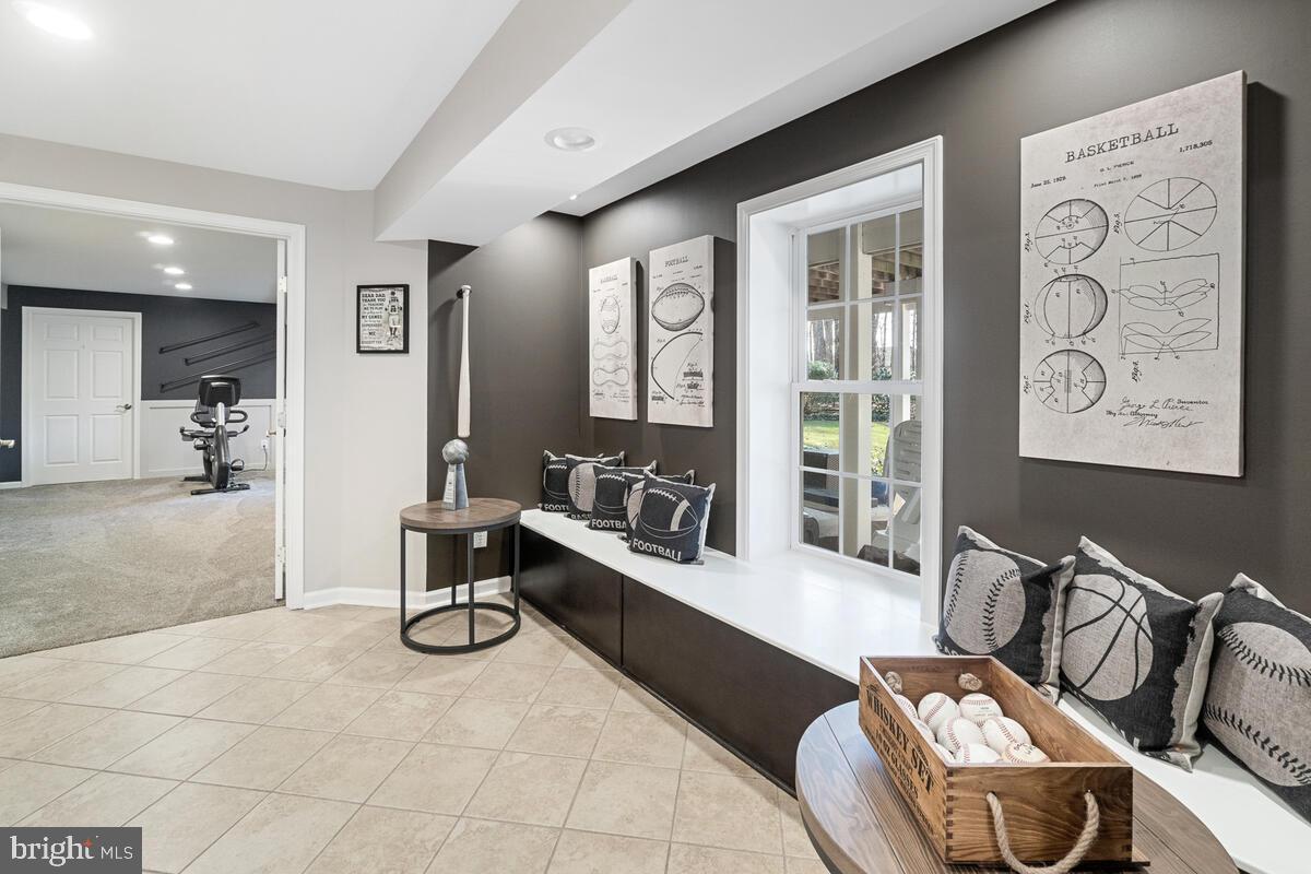 WINDSOR KNOLLS - Residential