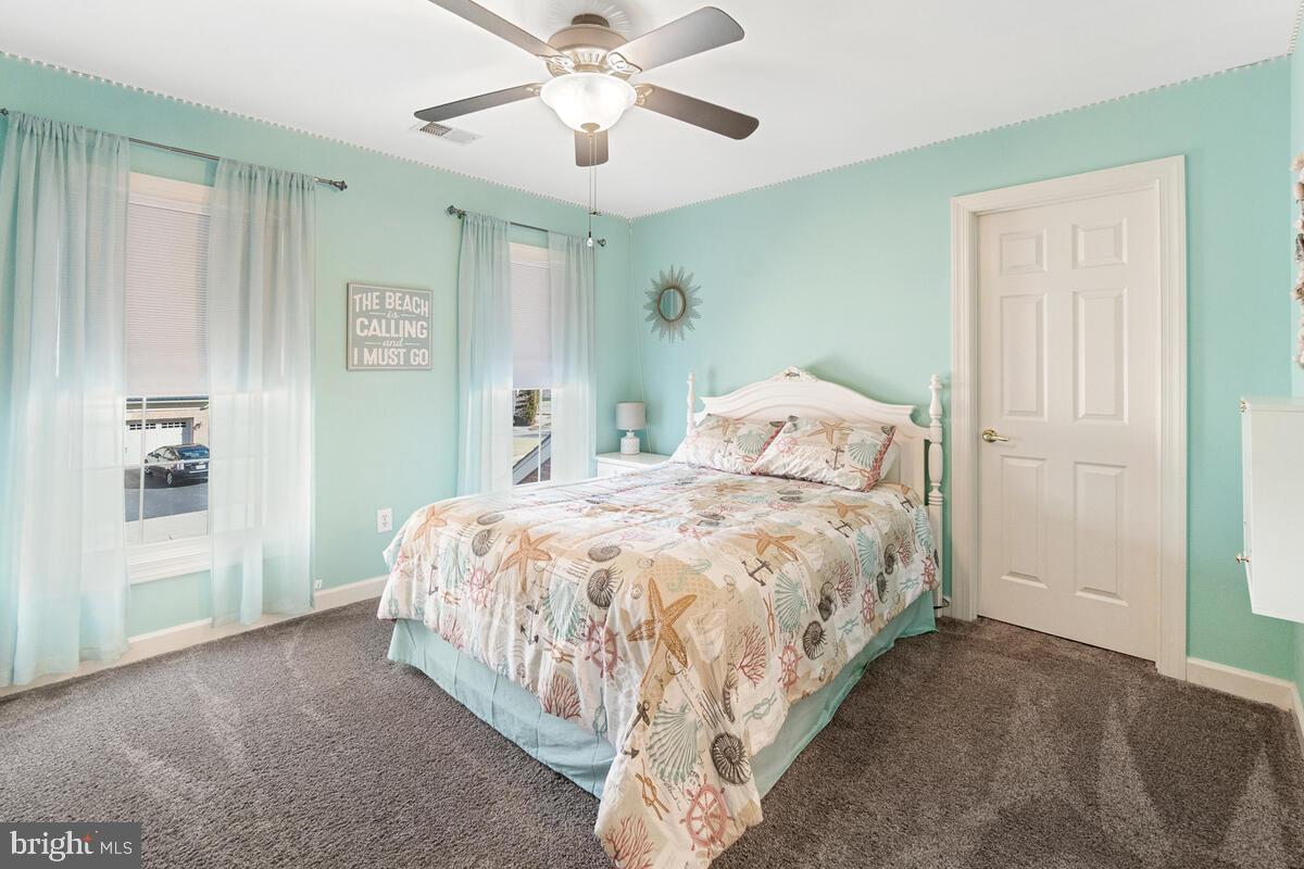 WINDSOR KNOLLS - Residential