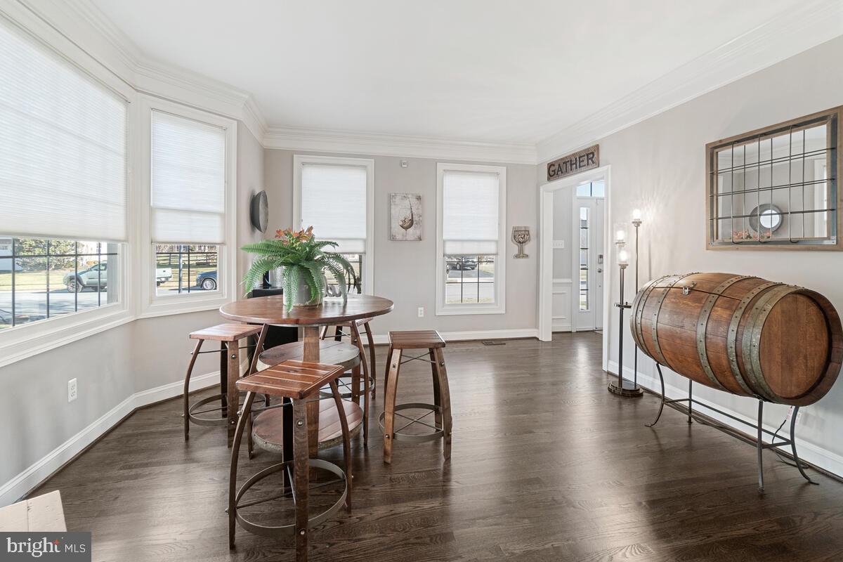 WINDSOR KNOLLS - Residential