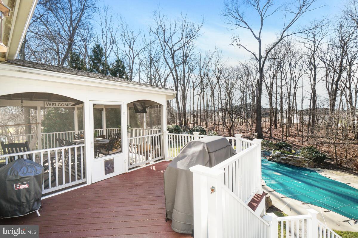 WINDSOR KNOLLS - Residential