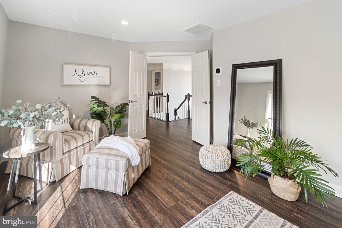 WINDSOR KNOLLS - Residential