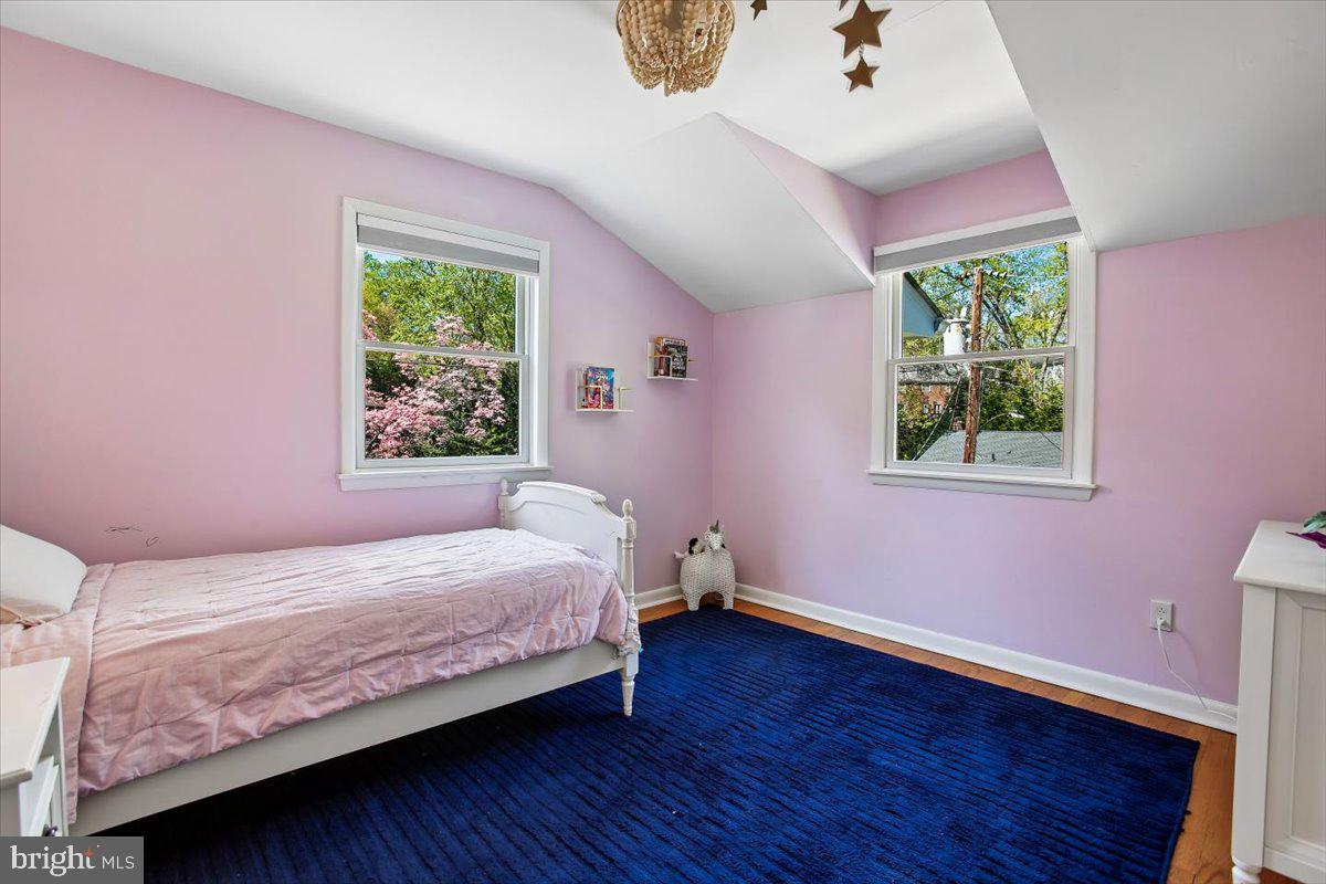 LORCOM GROVE - Residential