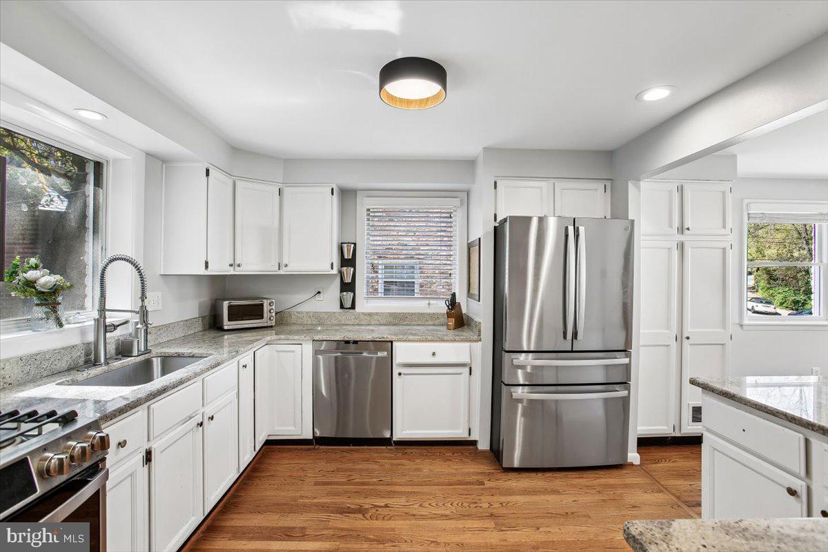 LORCOM GROVE - Residential