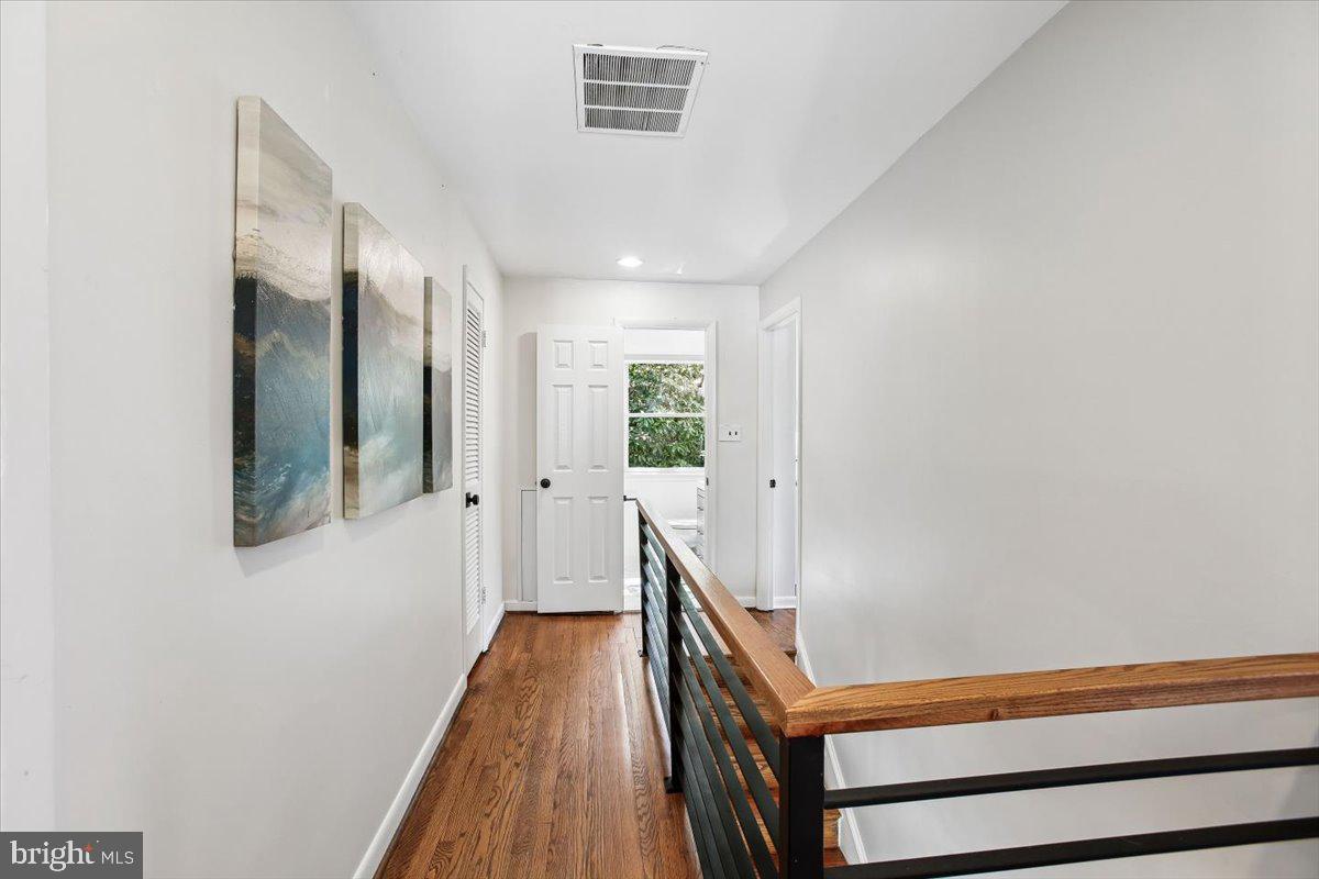 LORCOM GROVE - Residential