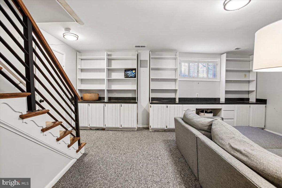 LORCOM GROVE - Residential