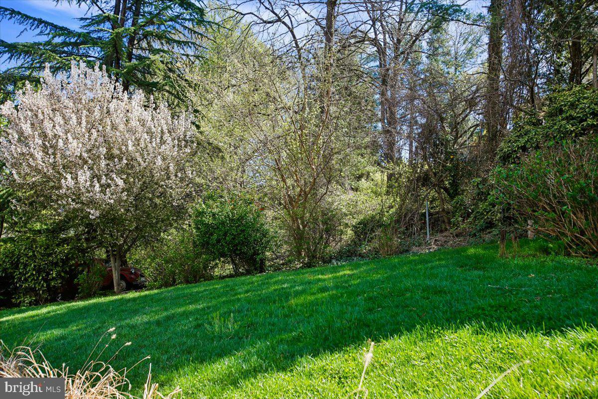 LORCOM GROVE - Residential