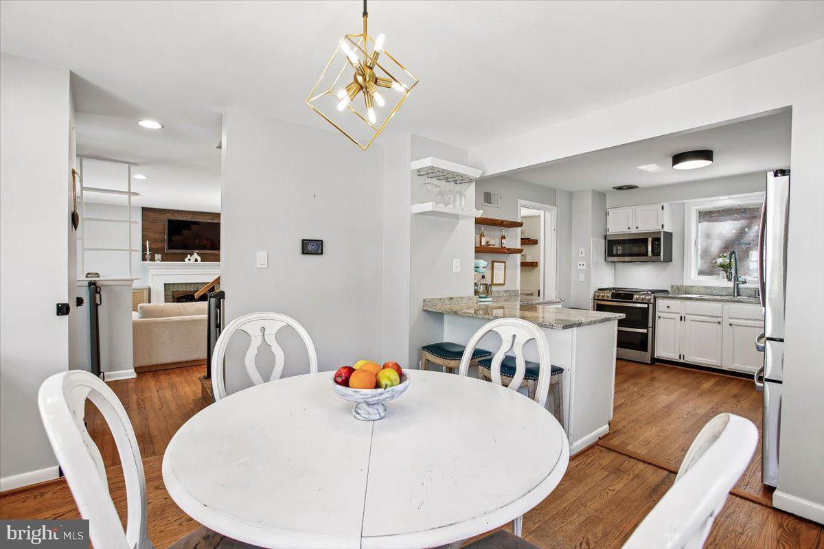 LORCOM GROVE - Residential