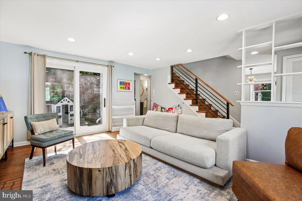 LORCOM GROVE - Residential