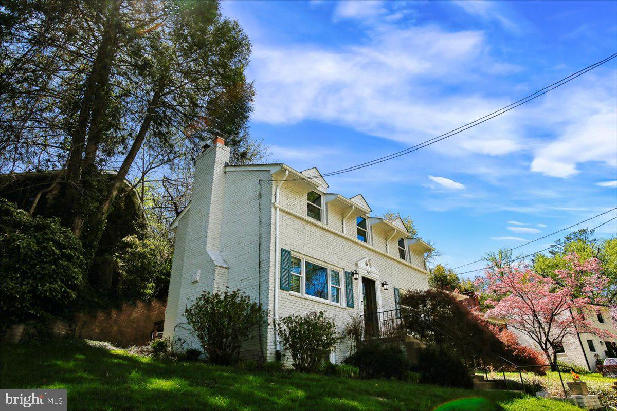 LORCOM GROVE - Residential