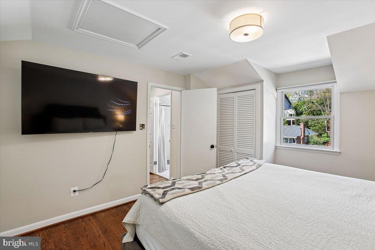 LORCOM GROVE - Residential