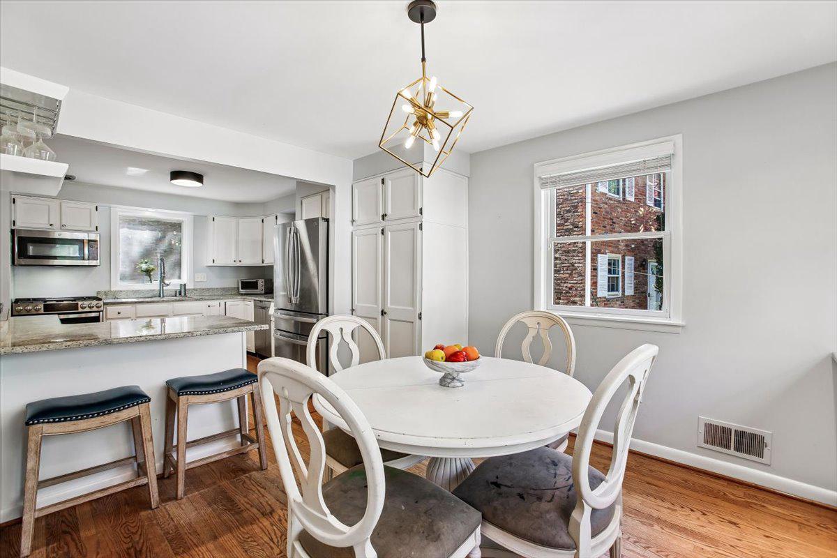 LORCOM GROVE - Residential