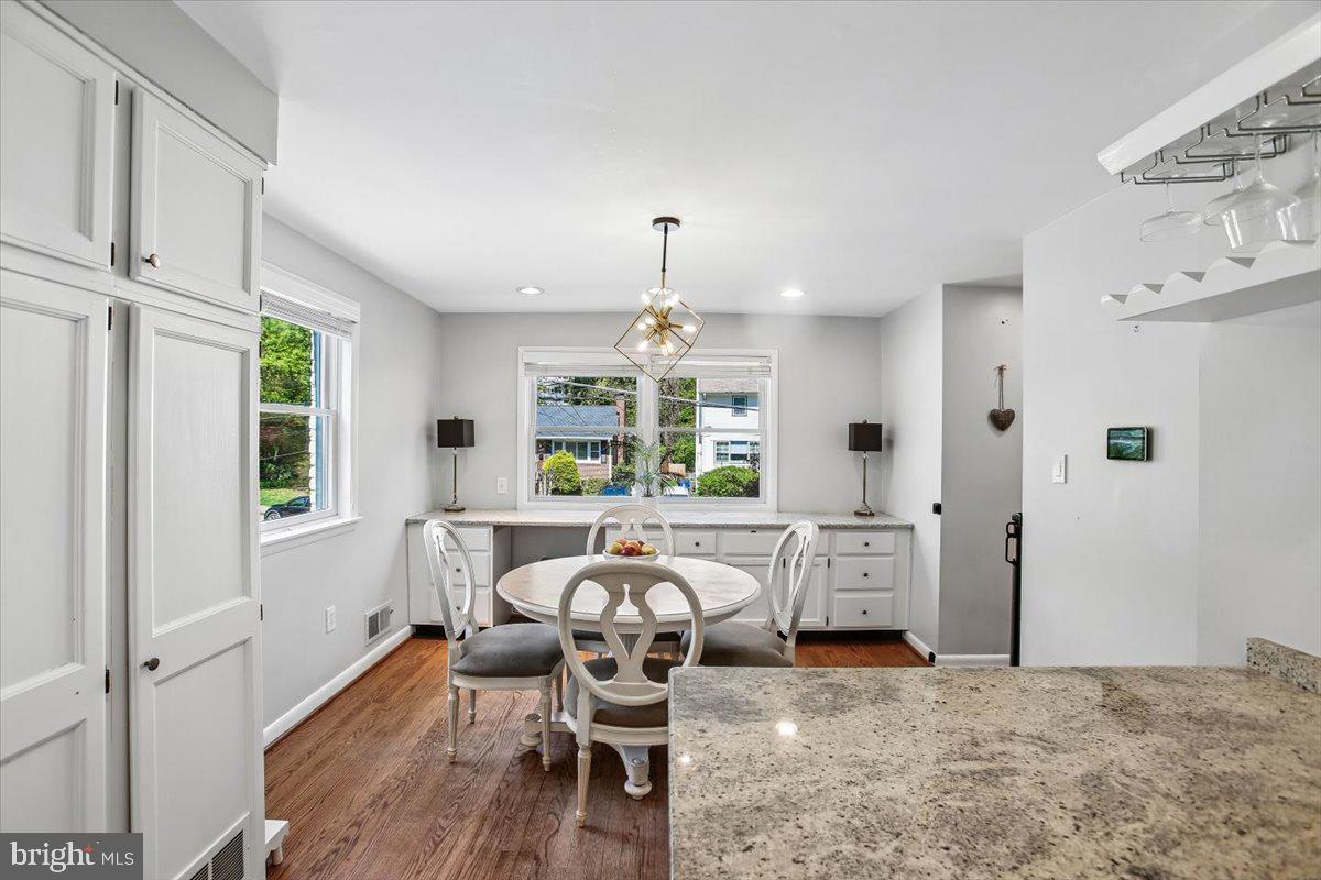 LORCOM GROVE - Residential