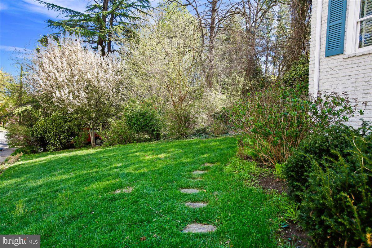 LORCOM GROVE - Residential