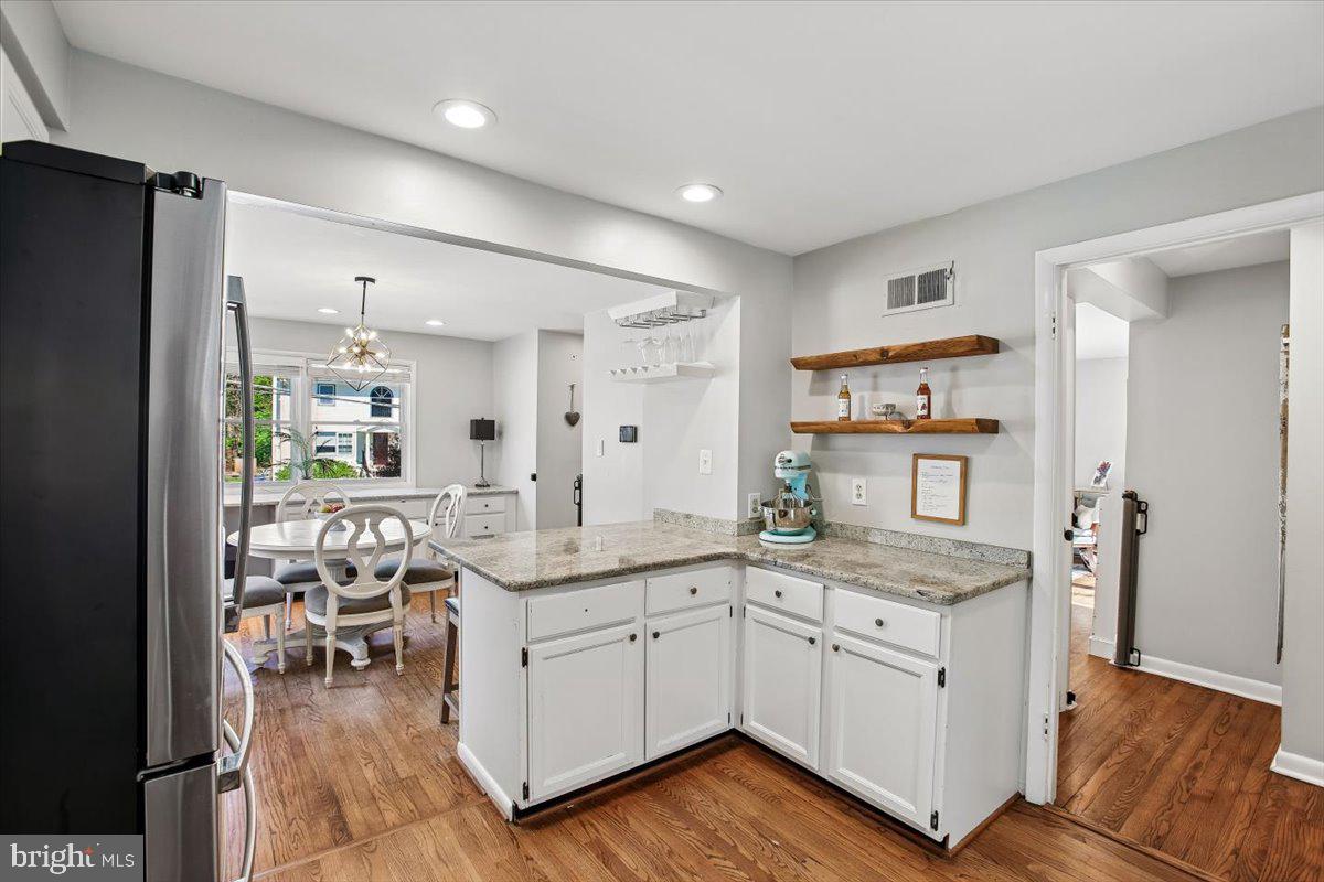 LORCOM GROVE - Residential