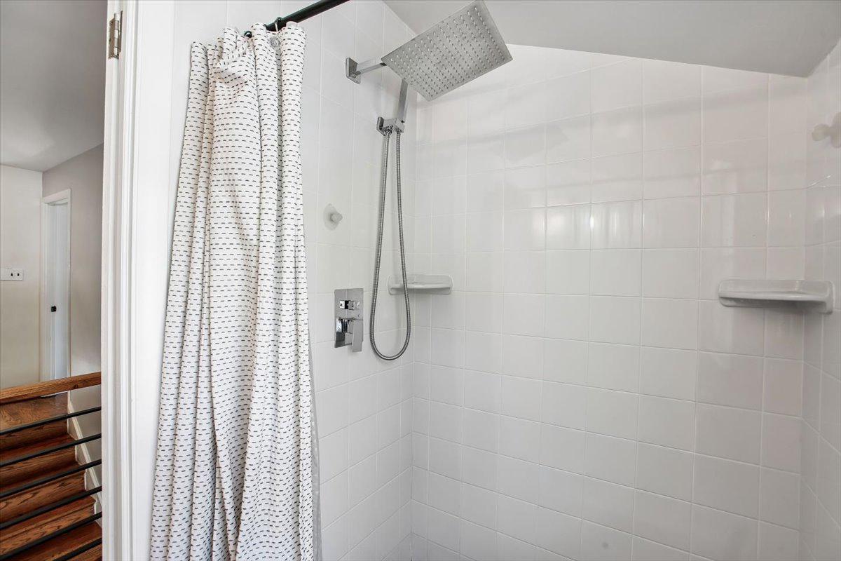 LORCOM GROVE - Residential