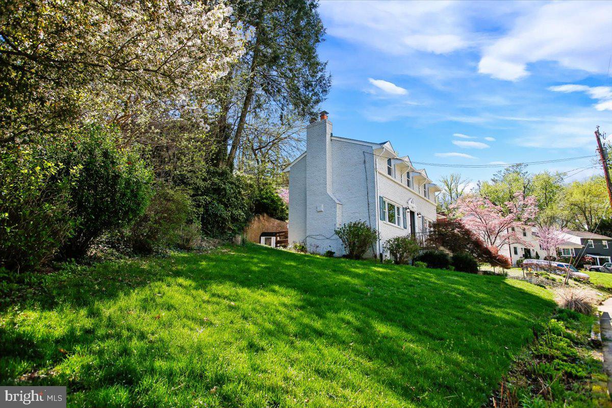 LORCOM GROVE - Residential