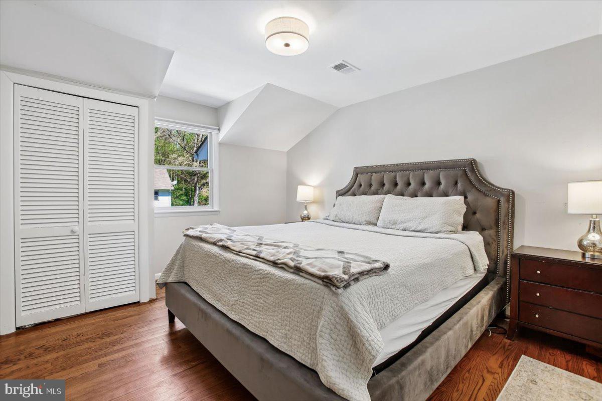 LORCOM GROVE - Residential