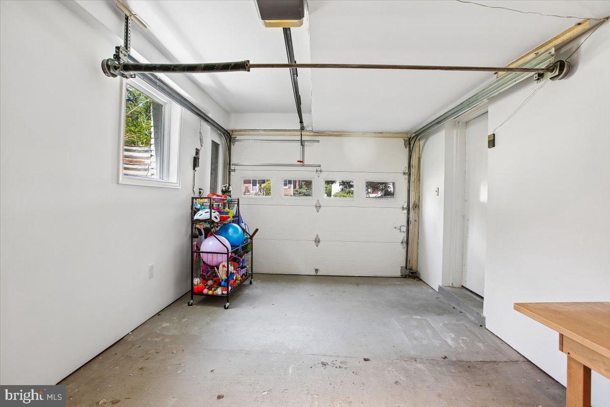 LORCOM GROVE - Residential